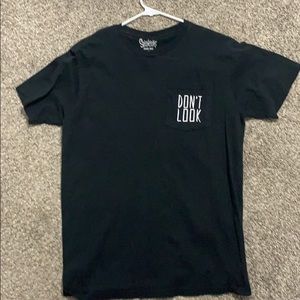 Don’t look T shirt
